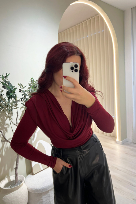 Blusa Essence Bordeaux